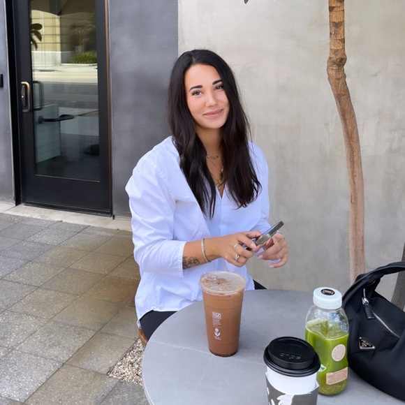 Meet your Posher, Lia - Picture 4 of 8